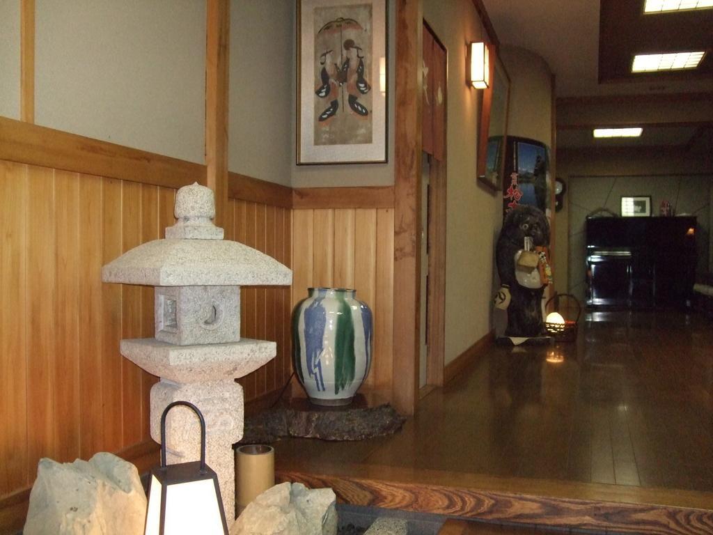Marunaka Ryokan Matsumoto Buitenkant foto